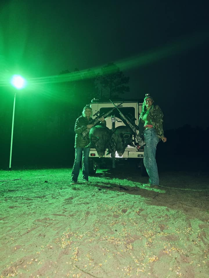 Solar Green Feeder Light for Hunting -12,000 lumens