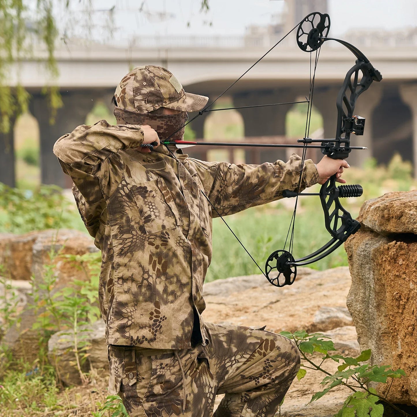 Archery Compound Bow 19-70lbs 80% Let Off Aluminum Handle 320fps IBO Outdoor Hunting Shooting Professional Bow Accessories