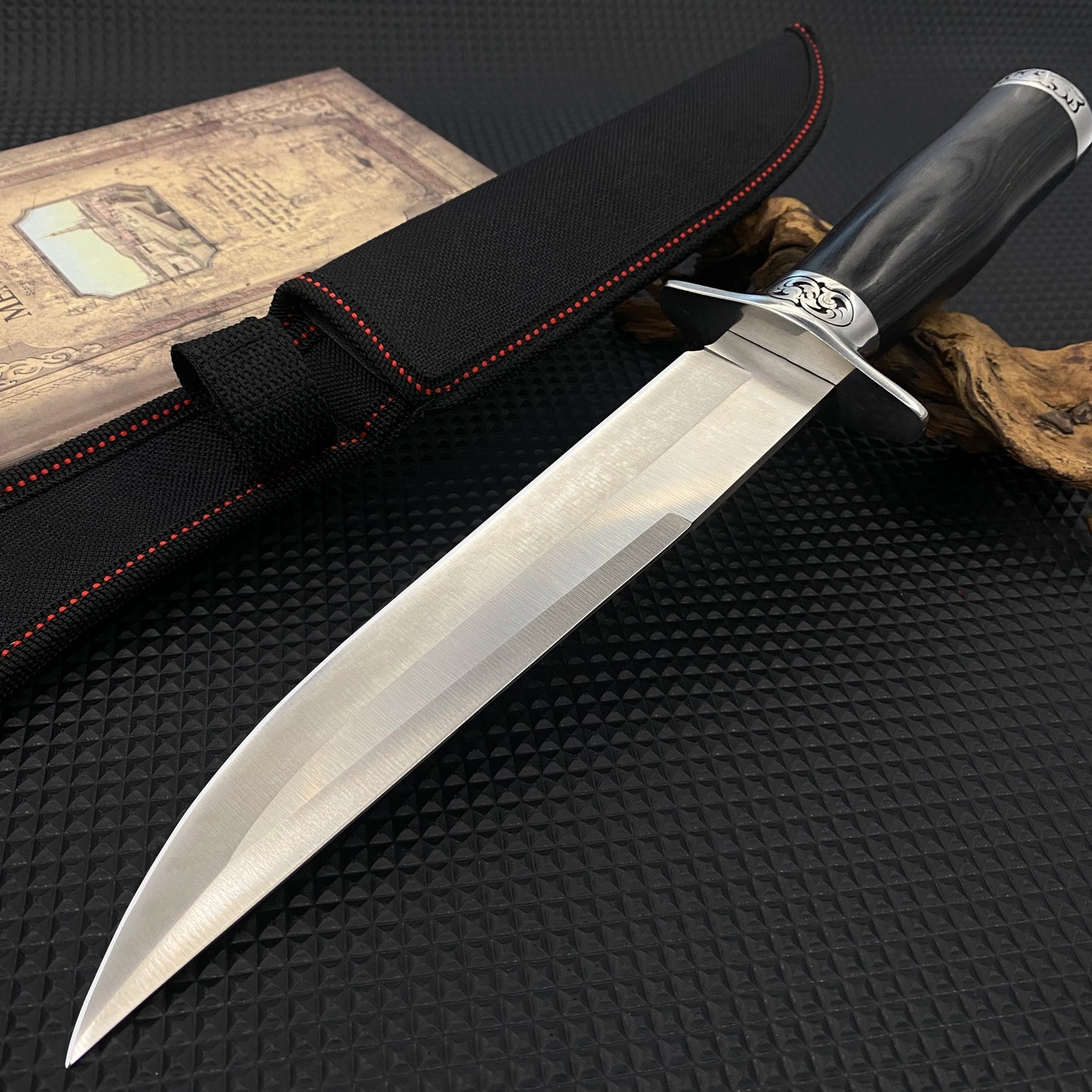 Durable stainless steel fixed knife, practical knife for outdoor hunting and camping, safe finger guard and comfortable handle