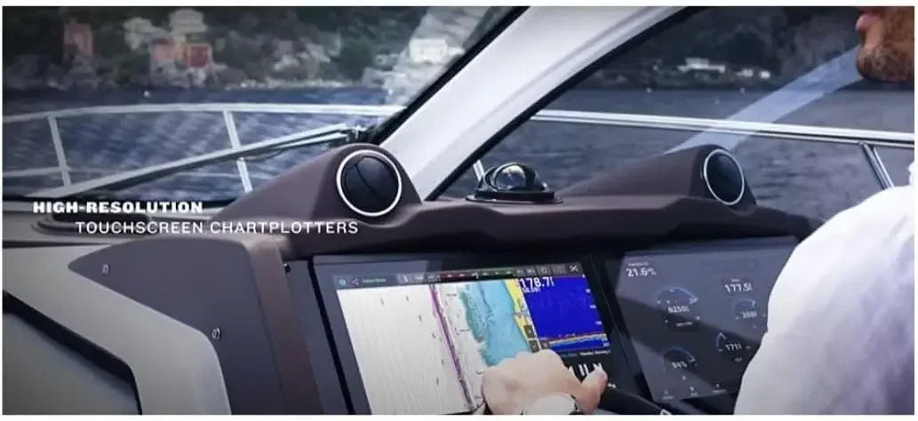 Garmin GPSMAP 943xsv 9" Fishfinder with SideVü ClearVü Sonar Navionics+ Mapping Marine GPS Chartplotter