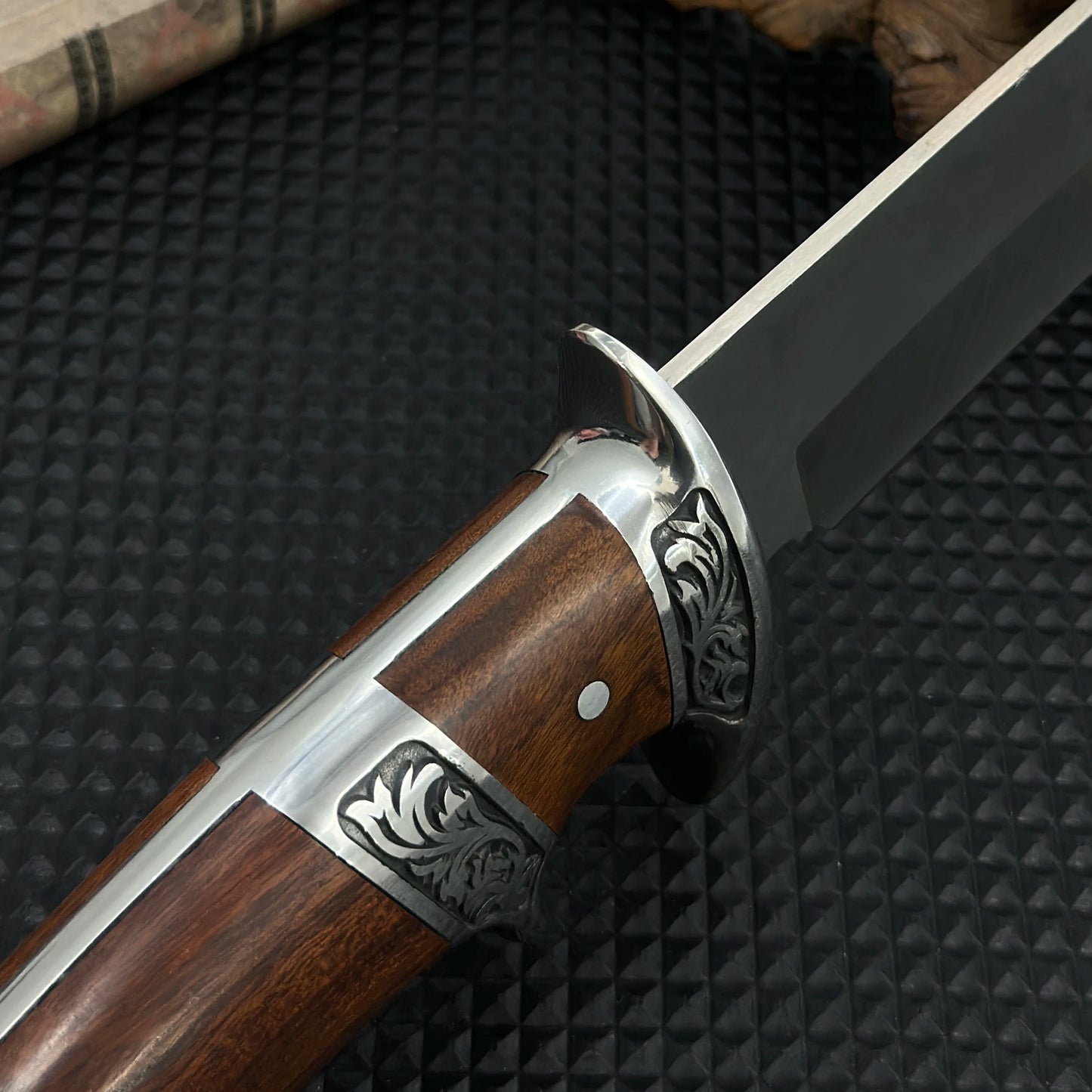 Wood handle with fixed blade, tool steel blade, including sheath, camping knife, outdoor survival tool, safety guard hand