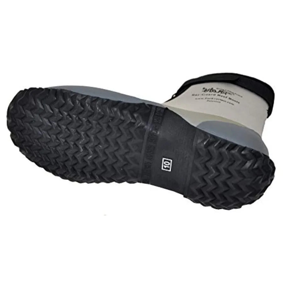 Wading fishing boots for reef use, vulcanized rubber sole, lightweight and waterproof, unisex adult size, black