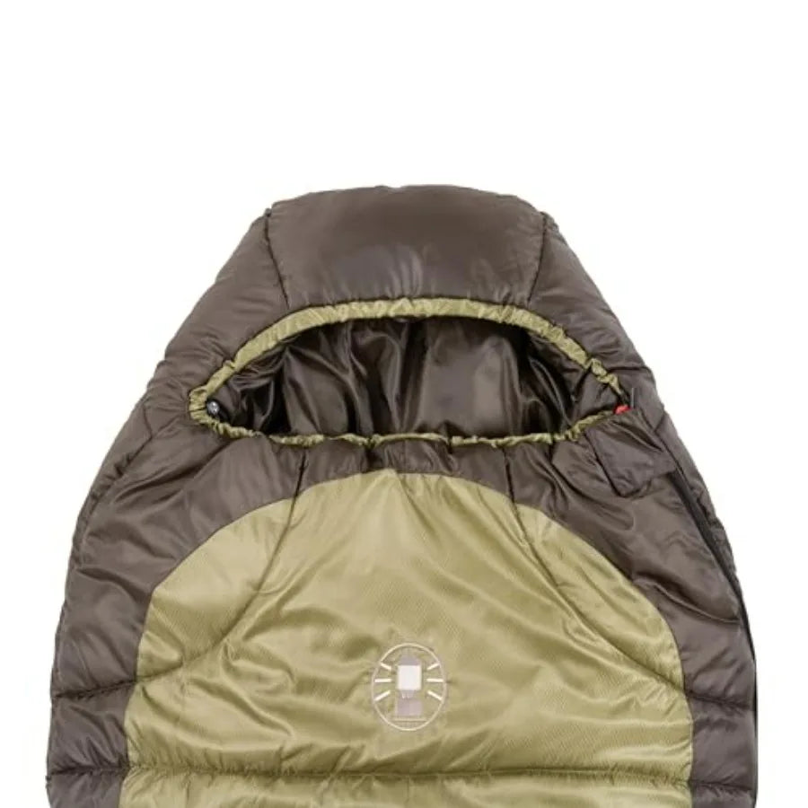 North Rim 0F Sleeping Bag for cold-weather camping: mummy-style sack in durable nylon, black color, featuring no-snag zipper an
