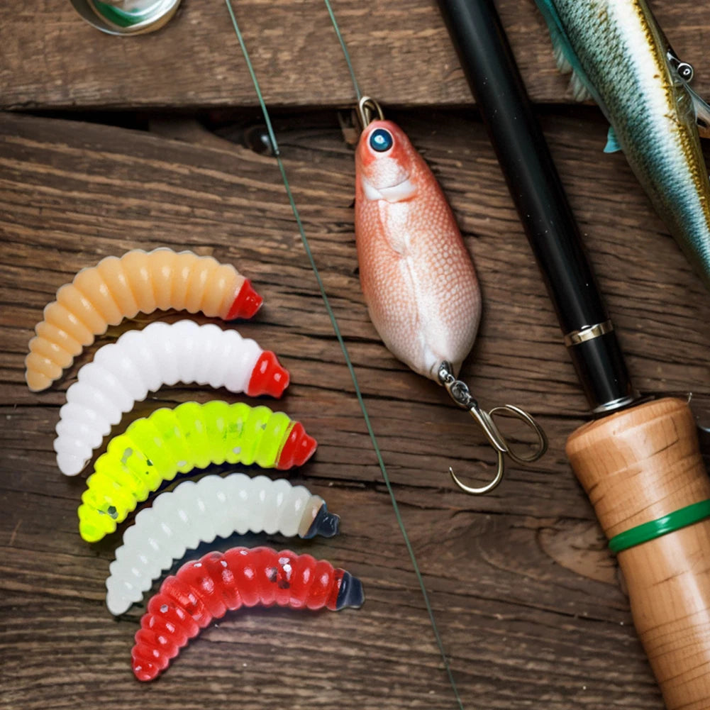50Pcs 24mm Maggot Grub Soft Fishing Lure Smell Worms Fishing Lures Bionic Maggots Shape Bait for Freshwater Seawater