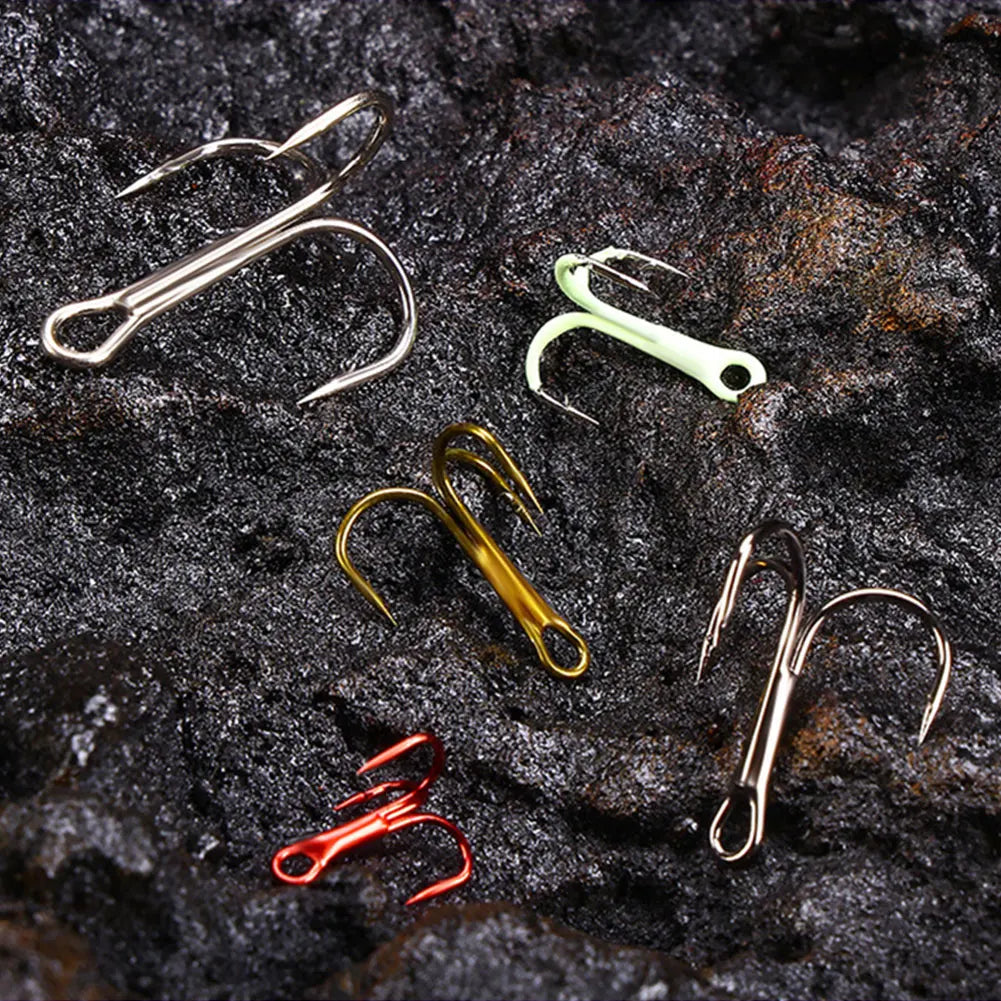 High Carbon Steel Treble Hook 5 Colors Triple Fishing Hook Barbed Sharp Triple Hook for Saltwater Freshwater Fishing