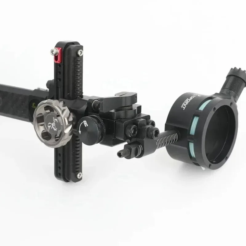 Single Pin Compound Bow Sight Carbon Fiber Extension Rod 0.019" Fiber Optic Pin Compatible with 4X 6X 8X Magnifying Lens Built-in Adjustable Aiming Light Right Hand Archery Aiming Accessory for Target Shooting and Outdoor Hun
