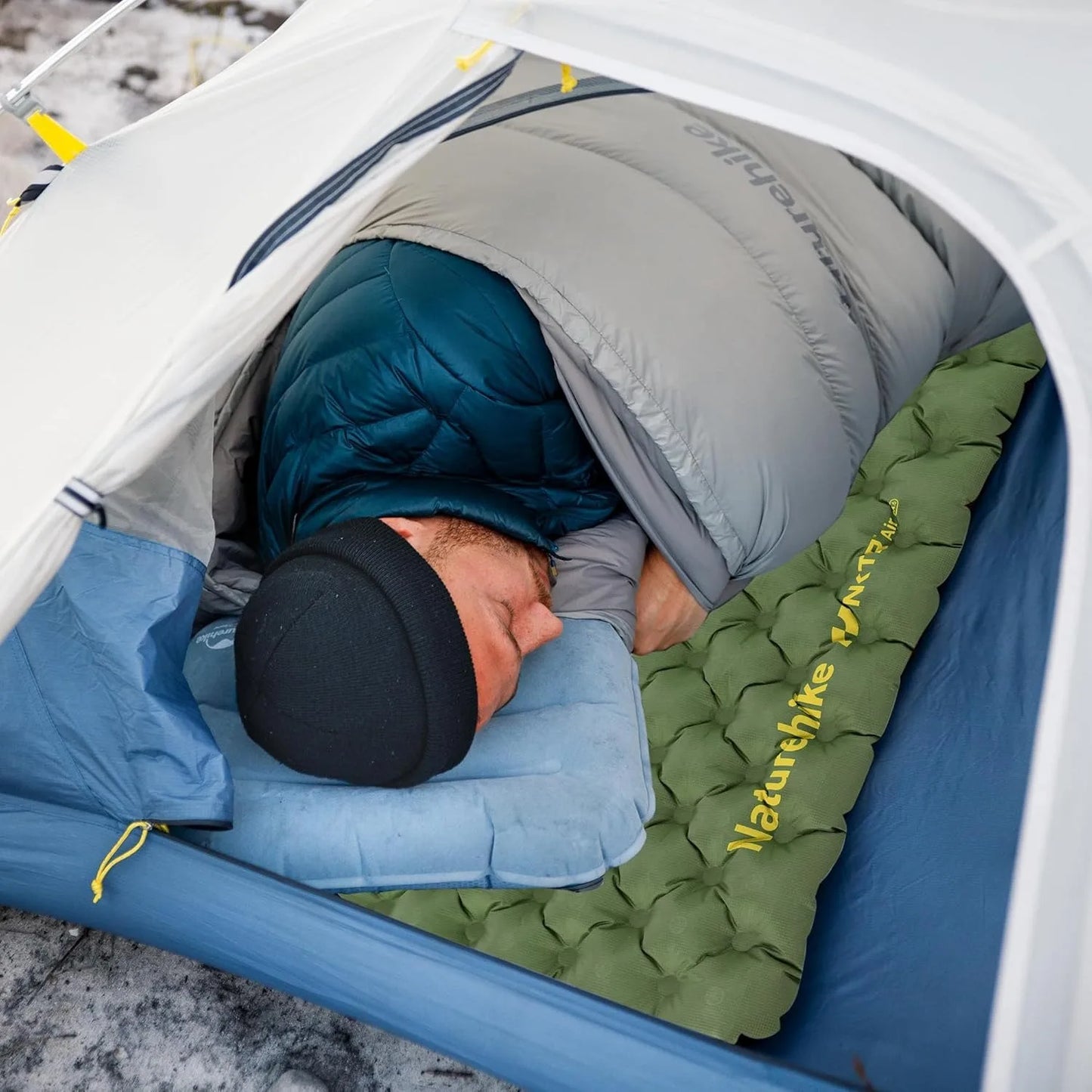 Naturehike Ultralight Sleeping Pad Insulated Inflatable Sleeping Pad R4.6 Inflatable Air Mat 4 Seasons Outdoor Camping Air Mattress